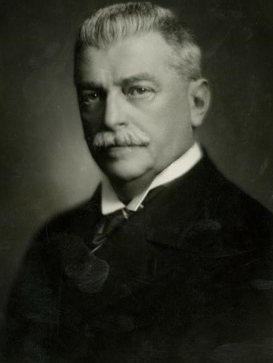 Dr. Bárczy István László